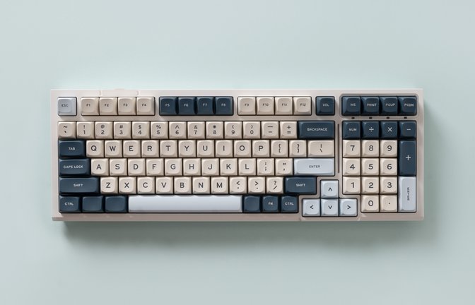 Ist die Tastatur verstellt, muss das Layout geändert werden. Erfahren Sie, wie das bei Windows und MacOS funktioniert.<span class='image-autor'>Foto: Lazhko Svetlana / Shutterstock.com</span>