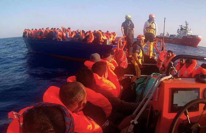 Die Seenotretter auf dem Mittelmeer haben bereits Tausende Menschen vor dem Ertrinken gerettet. Doch vor allem von Italien werden sie bei ihrer Arbeit immer wieder behindert.<span class='image-autor'>Foto: Krohn</span>