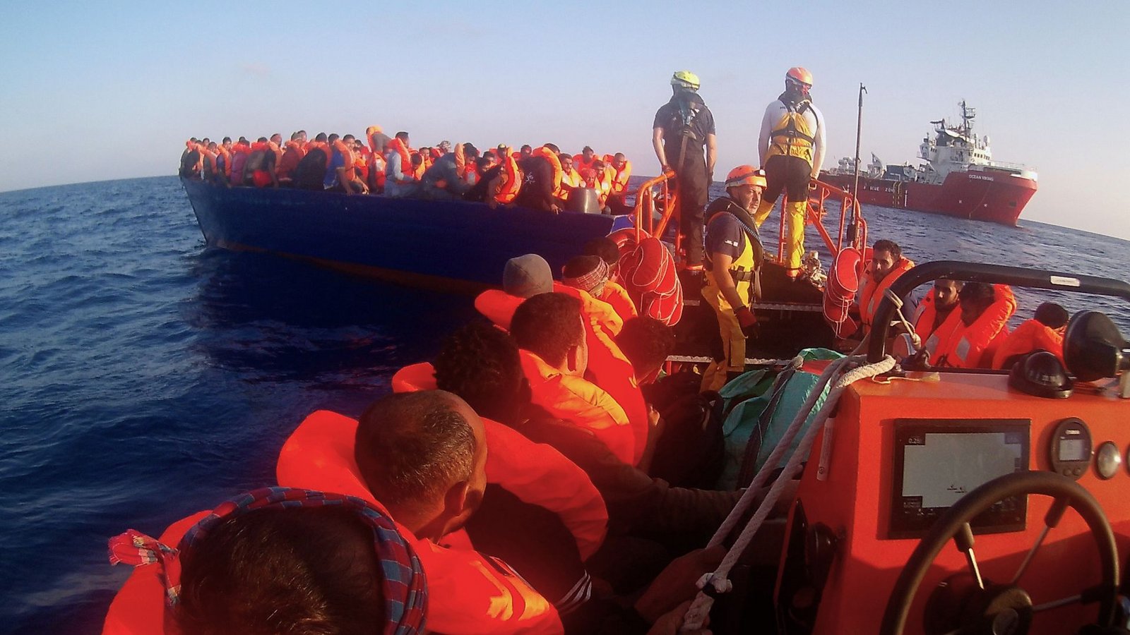 Die Seenotretter auf dem Mittelmeer haben bereits Tausende Menschen vor dem Ertrinken gerettet. Doch vor allem von Italien werden sie bei ihrer Arbeit immer wieder behindert.Foto: Krohn Die Seenotretter auf dem Mittelmeer haben bereits Tausende Menschen vor dem Ertrinken gerettet. Doch vor allem von Italien werden sie bei ihrer Arbeit immer wieder behindert.Foto: Krohn