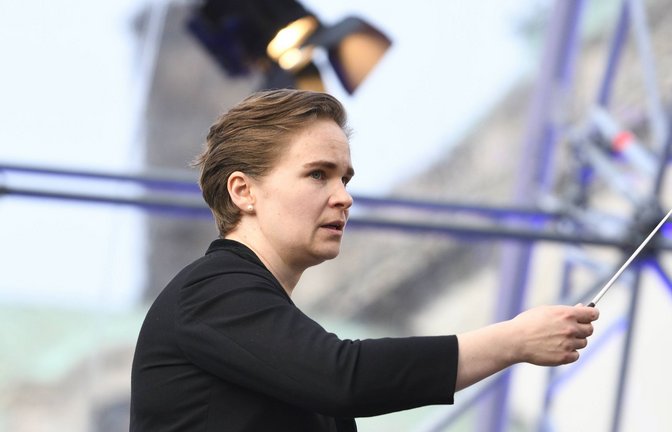 Die Dirigentin Eva Ollikainen, hier bei einem früheren Konzert<span class='image-autor'>Foto: imago/Chromorange</span>