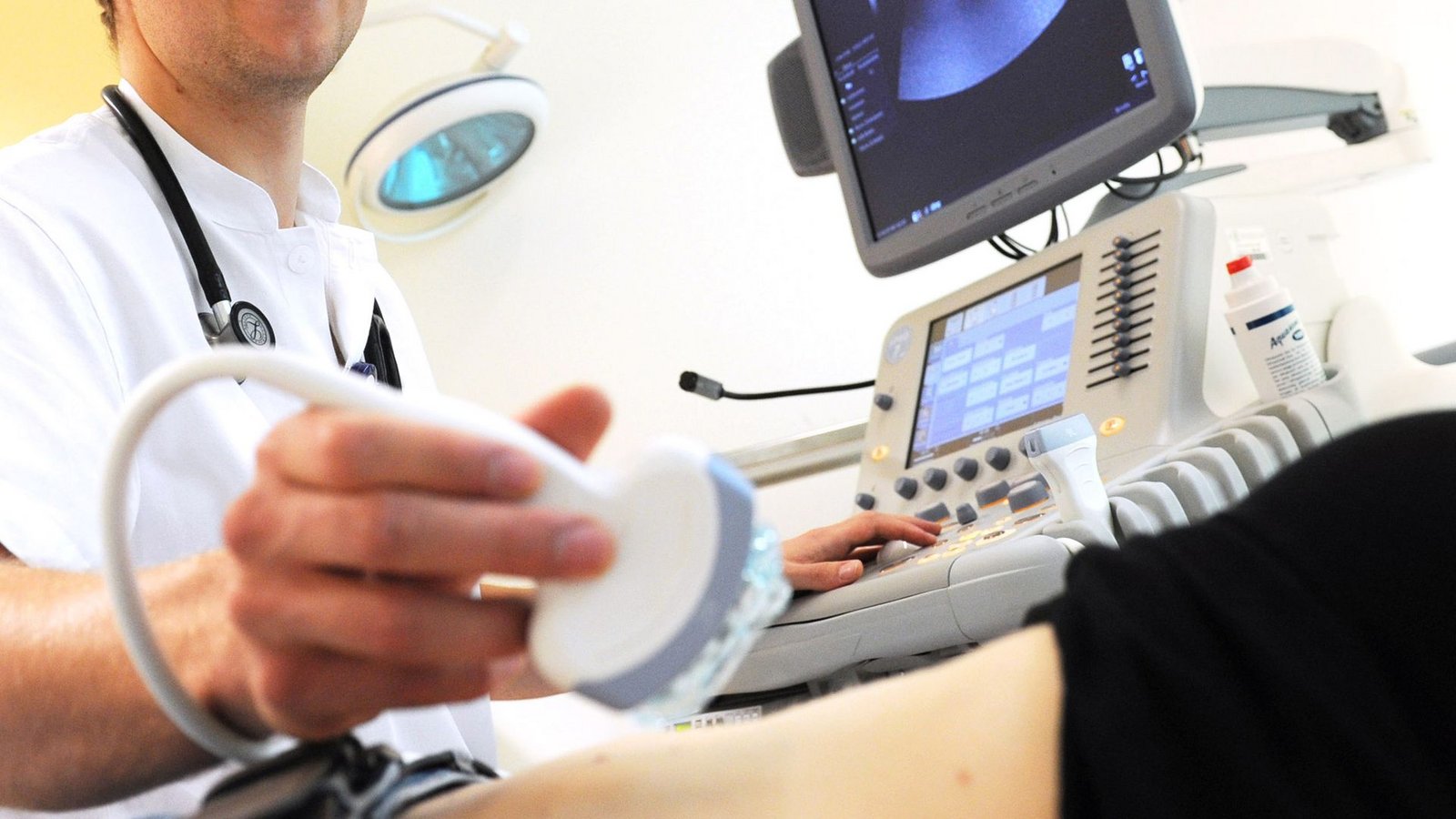 Für bestimmte Ultraschall-Untersuchungen müssen Patienten selbst zahlen. (Archivbild)Foto: Angelika Warmuth/dpa Für bestimmte Ultraschall-Untersuchungen müssen Patienten selbst zahlen. (Archivbild)Foto: Angelika Warmuth/dpa