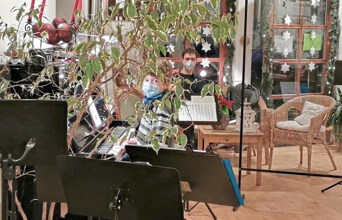 Konzert in weihnachtlicher Atmosphäre in Sersheim. Foto: p