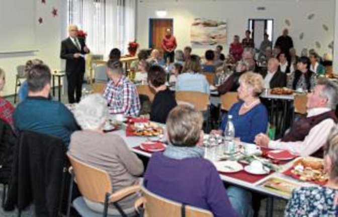 Feststunde im Illinger Rathaus.   Foto: bro