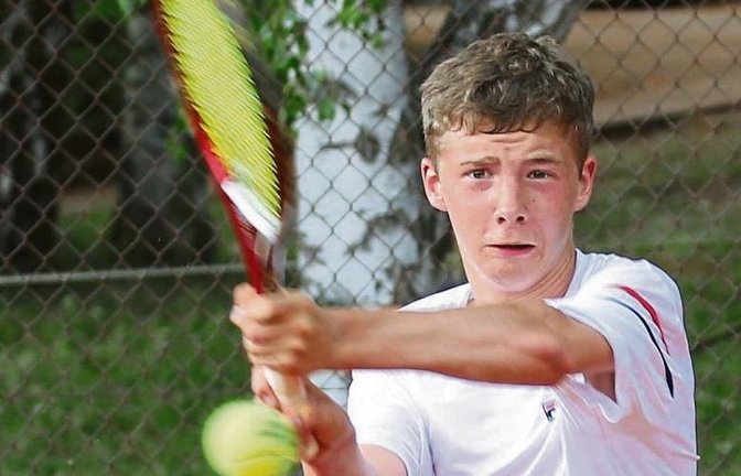 Luca Leder zieht voll durch und gewinnt in Vaihingen die Konkurrenz der U 18.