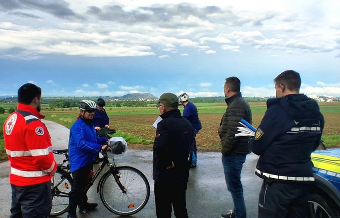 Radtour mit Aussicht: Organisatoren und Einsatzkräfte fahren die Tour ab – und genießen dabei auch die Landschaft. Im Hintergrund thront der Hohenasperg. <span class='image-autor'>Fotos: Kauer</span>