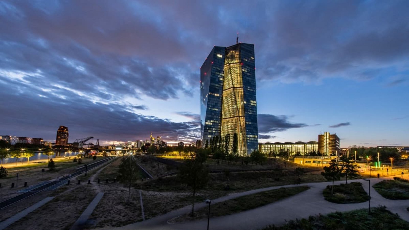 Die Unicredit bekommt für die Übernahme von Commerzbank-Anteilen nach eigenen Angaben grünes Licht von der EZB‑Bankenaufsicht (Symbolfoto).Andreas Arnold/dpa Die Unicredit bekommt für die Übernahme von Commerzbank-Anteilen nach eigenen Angaben grünes Licht von der EZB‑Bankenaufsicht (Symbolfoto).Andreas Arnold/dpa