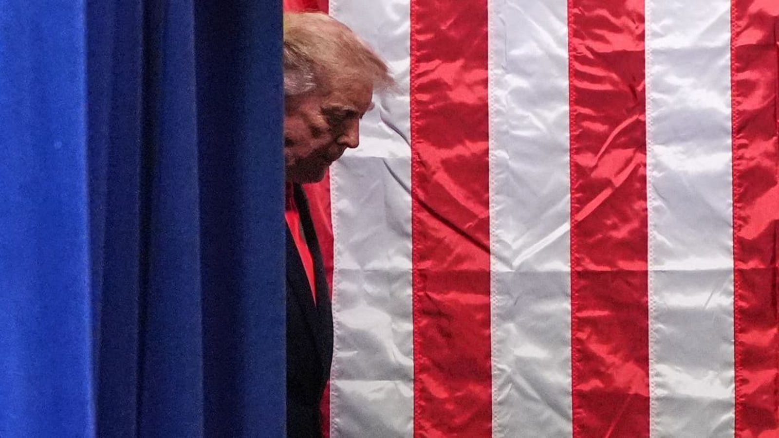 US-Präsident Donald Trump trifft in Wasilla, Alaska, zu einer Wahlkampfveranstaltung im Curtis D. Menard Memorial Sports Center ein.Alex Brandon/AP/dpa US-Präsident Donald Trump trifft in Wasilla, Alaska, zu einer Wahlkampfveranstaltung im Curtis D. Menard Memorial Sports Center ein.Alex Brandon/AP/dpa