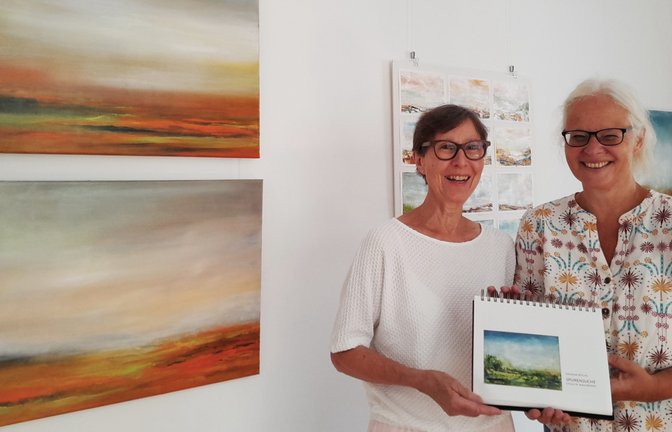 Dagmar Reiche (rechts) freut sich über die Einladung von Karin Maria Seeburger. <span class='image-autor'>Foto: Filitz</span>