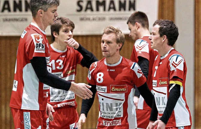 Bilden auch in dieser Saison den Stamm der Erstligamannschaft des TV Vaihingen: (von rechts) Marco Lochmahr, Tobias Rommel und Daniel Wörsinger sowie Kolja Meyer (links). Lediglich Jakob Kilpper (Zweiter von links) ist nach einer Schulterverletzung zum Zuschauen verurteilt. Foto: Küppers