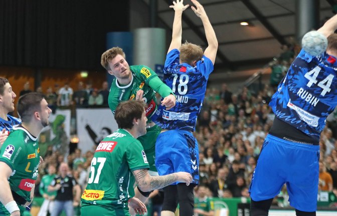 Leipzigs bester Werfer Franz Semper brachte den letzten Wurf nicht im TVB-Gehäuse unter.<span class='image-autor'>Foto: IMAGO/Beautiful Sports</span>