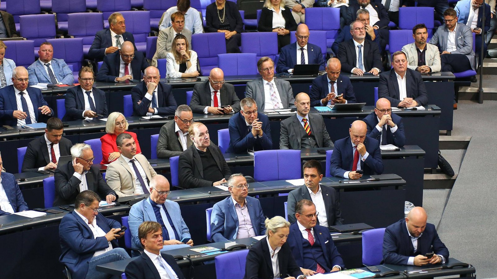 Als „Koordinator Sicherheit“ war Philipp R. bis vor Kurzem für die AfD-Bundestagsfraktion tätig (Symbolbild).Foto: IMAGO/dts Nachrichtenagentur Als „Koordinator Sicherheit“ war Philipp R. bis vor Kurzem für die AfD-Bundestagsfraktion tätig (Symbolbild).Foto: IMAGO/dts Nachrichtenagentur