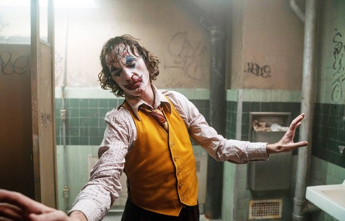 Joaquin Phoenix in der Titelrolle in „Joker“ (2019).<span class='image-autor'>Foto: imago images/Everett Collection</span>