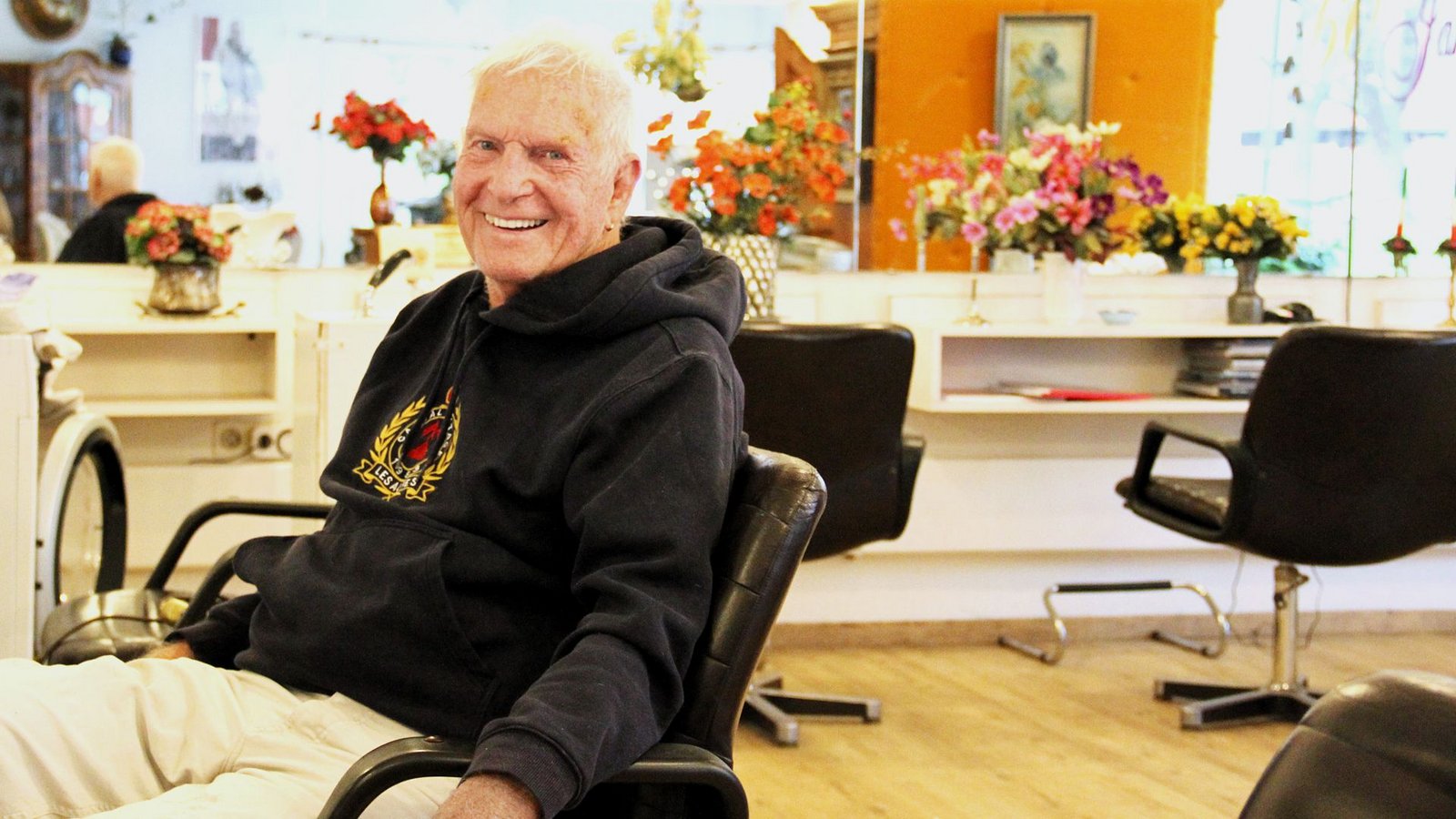 Bis vor wenigen Jahren war der Friseurladen von Dieter Böttcher ein Treffpunkt.Foto: Uli Fricker