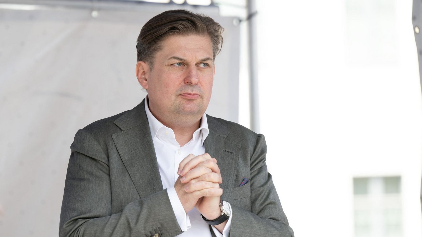 Die Büroräume von Maximilian Krah wurden durchsucht.Foto: dpa/Sebastian Kahnert