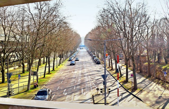 Die SSB wollen dem Gemeinderat zwei Trassenvarianten für die knapp 900 Meter bis zum Mercedes-Museum präsentieren.<span class='image-autor'>Foto: Uli Nagel</span>