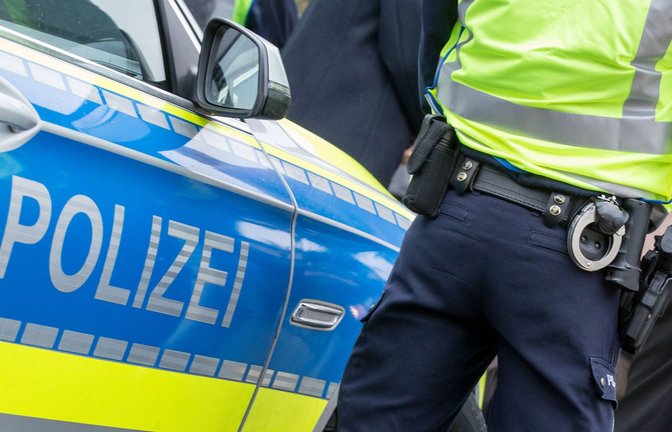 Die Polizei hat zwei Tatverdächtige festgenommen. (Symbolbild)<span class='image-autor'>Foto: imago/Deutzmann</span>