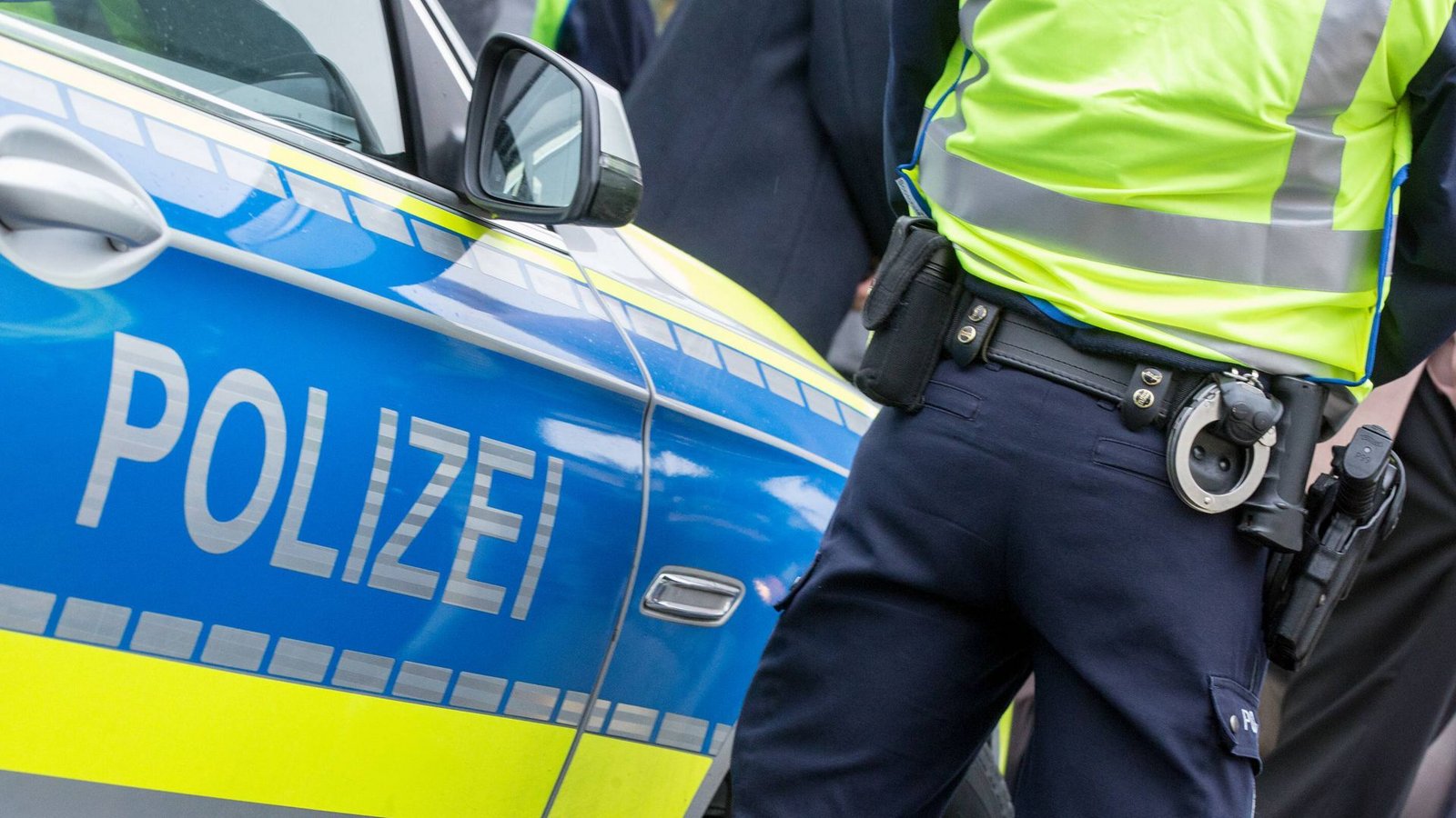 Die Polizei hat zwei Tatverdächtige festgenommen. (Symbolbild)Foto: imago/Deutzmann Die Polizei hat zwei Tatverdächtige festgenommen. (Symbolbild)Foto: imago/Deutzmann
