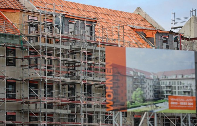 Bauen soll erleichtert, der Kauf der ersten Immobilie erleichtert werden - doch viele Pläne von Grün-Schwarz stehen wegen der Haushaltslage unter Vorbehalt.<span class='image-autor'>Foto: Jan Woitas/dpa</span>