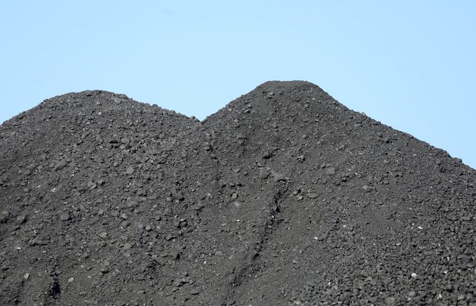 Die EU-Staaten dürfen von diesem Donnerstag an keine Kohle mehr aus Russland importieren.<span class='image-autor'>Foto: Bernd Wüstneck/dpa-Zentralbild/dpa</span>