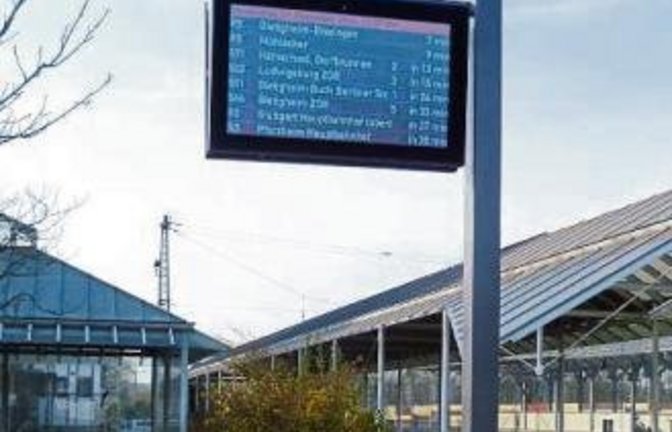 Fahrgäste erhalten aktuelle Infos.  Foto: p