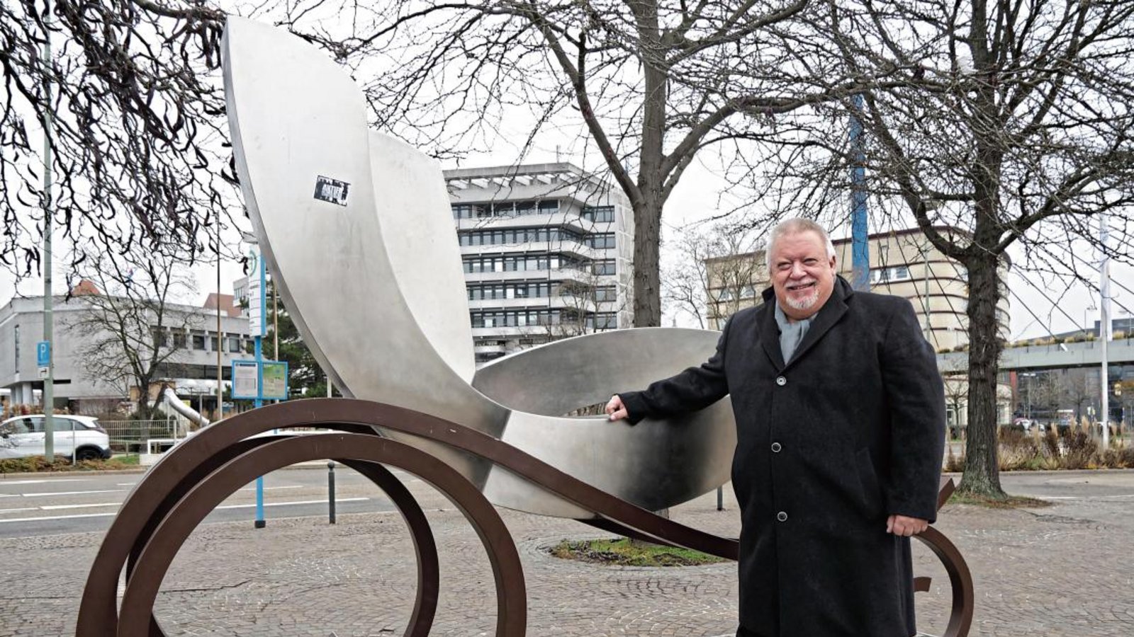 Jürgen Stepper plant den Campus Pforzheim-Enzkreis. Einen Standort unweit des Denkmals am Waisenhausplatz in Pforzheim hat er bereits im Auge. Foto: Friedrich Jürgen Stepper plant den Campus Pforzheim-Enzkreis. Einen Standort unweit des Denkmals am Waisenhausplatz in Pforzheim hat er bereits im Auge. Foto: Friedrich