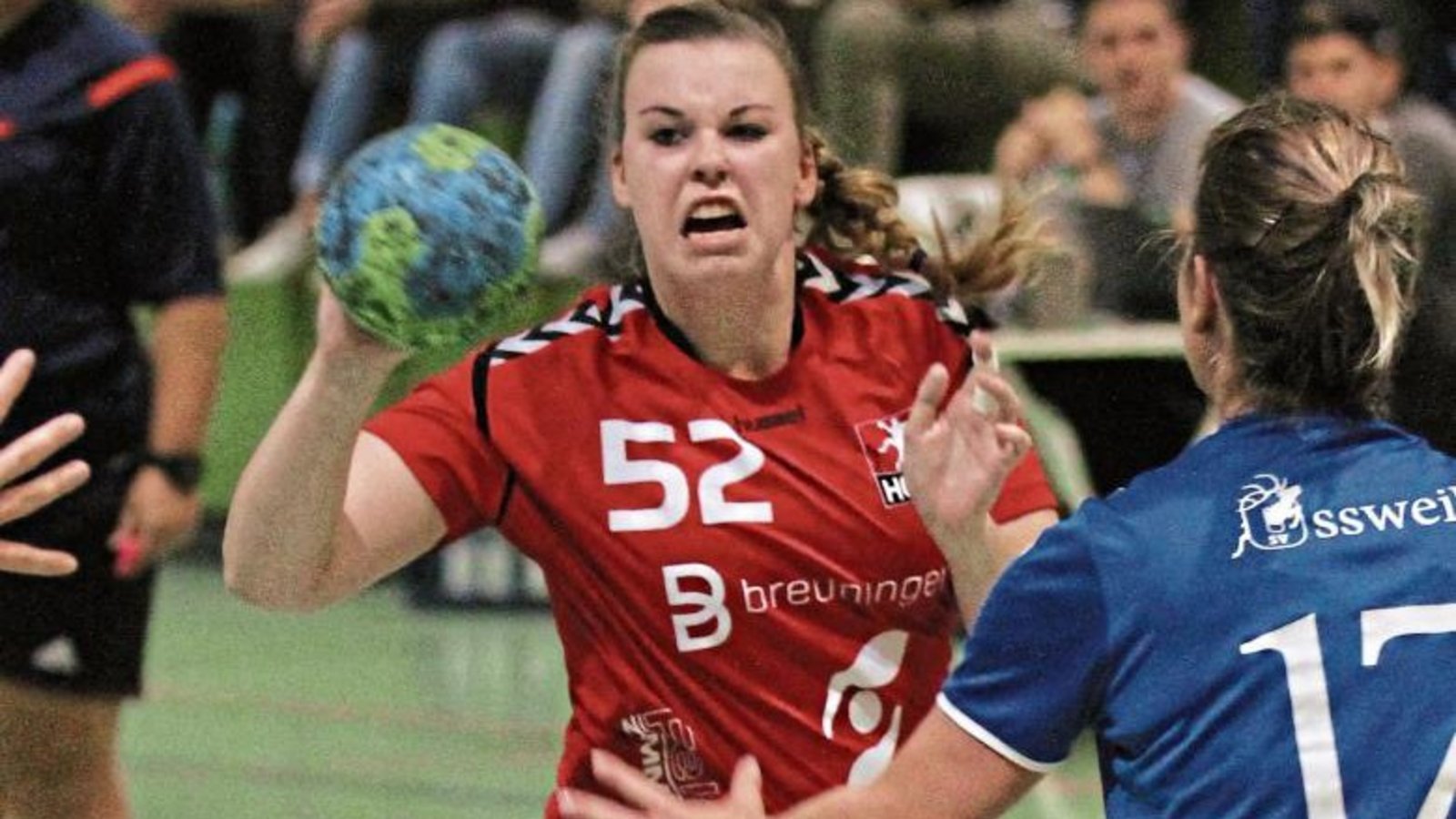 Alina Zimmer hat im Hinspiel gegen Ossweil drei Tore zum knappen Ergebnis von 24:27 beigetragen. Dieses Mal ist fraglich, ob sie es rechtzeitig zum Spiel schafft. Foto: Nachreiner