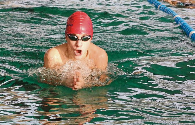 Tom Matuschowitz hat bei der 3. Swim-Base-Trophy über 50 Meter Brust die Qualifikationszeit für die Württembergischen unterboten.  Foto: Küppers