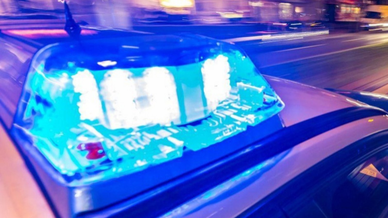 Auf einmal ist die Polizei vor Ort und befragt die Spieler Foto: Archiv/Bögel Auf einmal ist die Polizei vor Ort und befragt die Spieler Foto: Archiv/Bögel