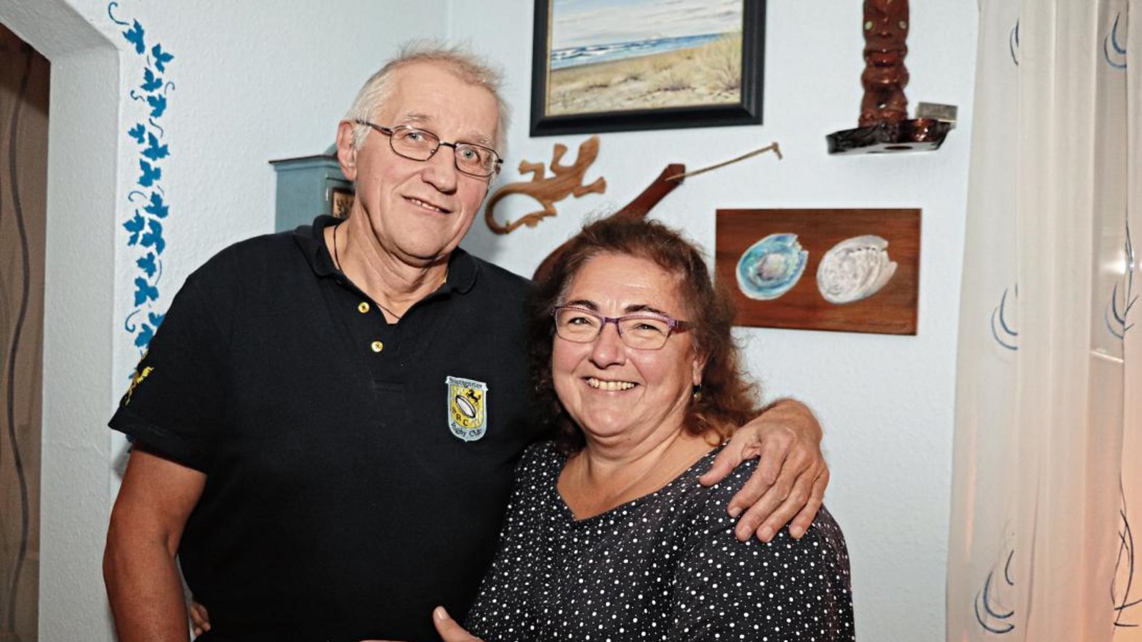 Geburtstagskind Michael Beckert freut sich mit seiner Frau Petra stets ganz besonders auf den Heiligen Abend. Foto: Gergen Geburtstagskind Michael Beckert freut sich mit seiner Frau Petra stets ganz besonders auf den Heiligen Abend. Foto: Gergen