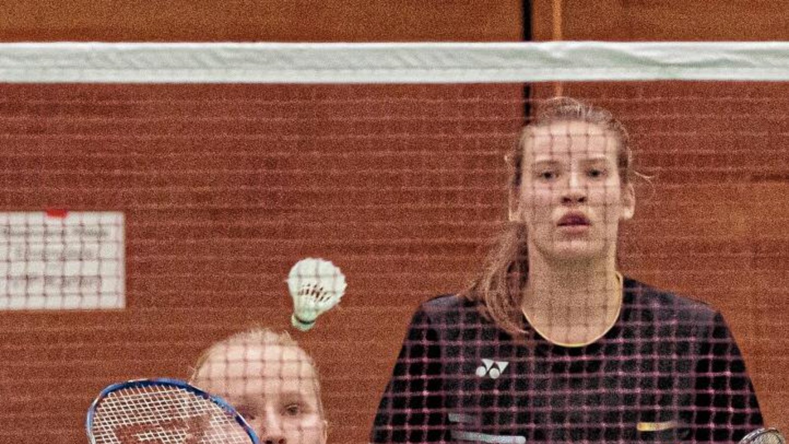 Mit Gefühl: Leona Michalski (links) und Mareike Bittner brachten Deutschland im Frauendoppel mit 1:0 gegen den amtierenden U-20-Europameister Frankreich in Führung. Foto: Pangerl Mit Gefühl: Leona Michalski (links) und Mareike Bittner brachten Deutschland im Frauendoppel mit 1:0 gegen den amtierenden U-20-Europameister Frankreich in Führung. Foto: Pangerl