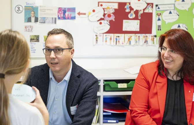 Staatssekretär Andreas Deuschle und GEW-Vorsitzende Monika Stein zu Besuch in der Rudolf-Leski-Schule<span class='image-autor'>David Matthiessen</span>