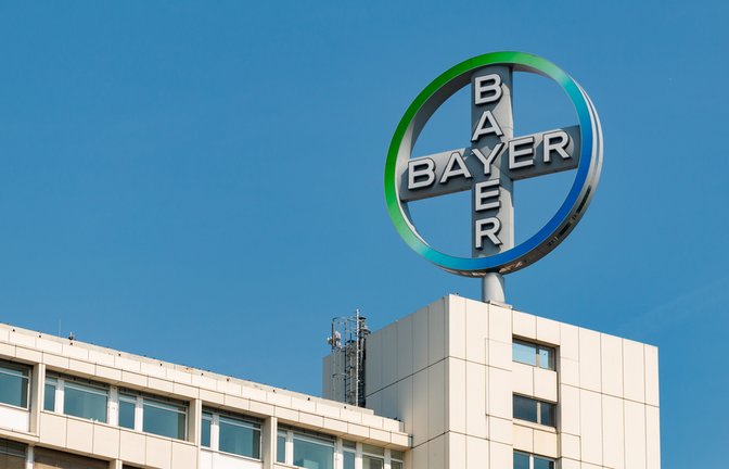 Die Bayer-Aktie gerät durch Unsicherheiten im Glyphosat-Rechtsstreit unter Druck. Ein Urteil des US Supreme Court könnte entscheidend für die Zukunft des Konzerns sein.<span class='image-autor'>Foto: brunocoelho / Shutterstock.com</span>