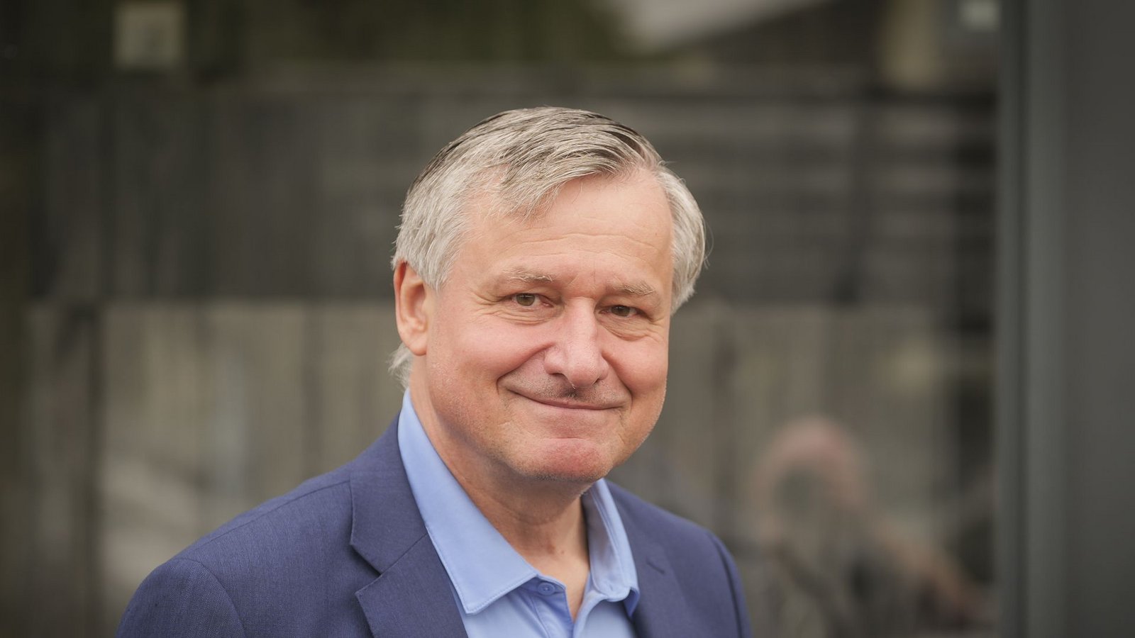 Hans-Ulrich Rülke beim Unterschriftensammeln gegen den XXL-Landtag im Sommer.Foto: Simon Granville