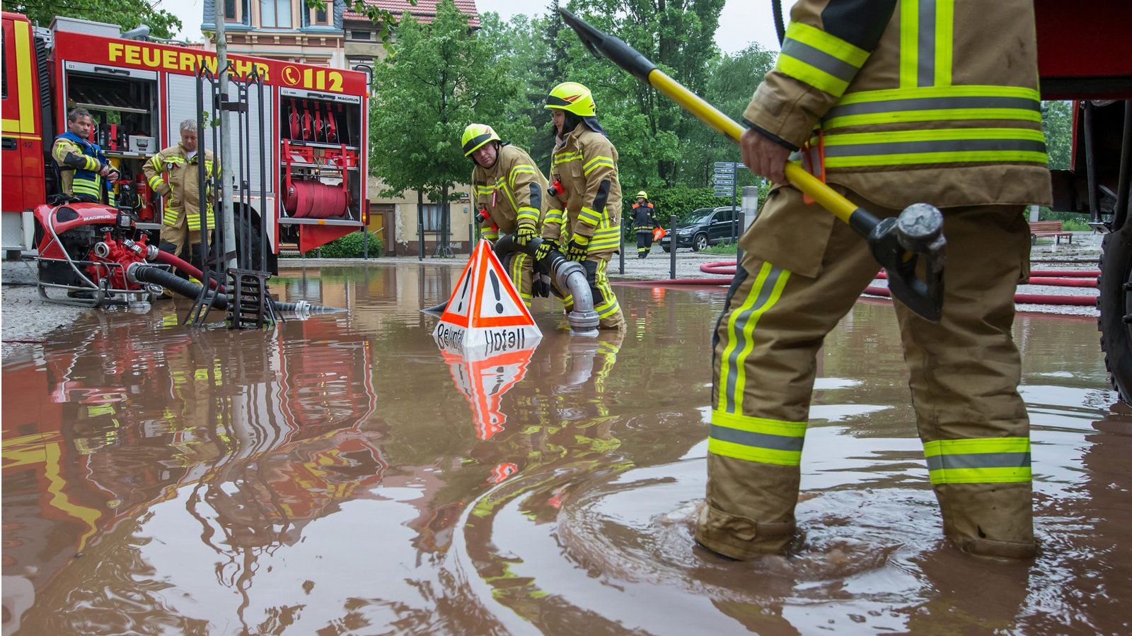 Im Fall einer Katastrophe ist die Feuerwehr eine der wichtigsten Faktoren beim Schutz der Bevölkerung.Foto: dpa/arifoto UG Im Fall einer Katastrophe ist die Feuerwehr eine der wichtigsten Faktoren beim Schutz der Bevölkerung.Foto: dpa/arifoto UG