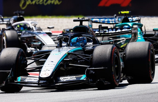 George Russell holt sich in Spanien die Pole Position.<span class='image-autor'>Foto: Joan Monfort/AP/dpa</span>