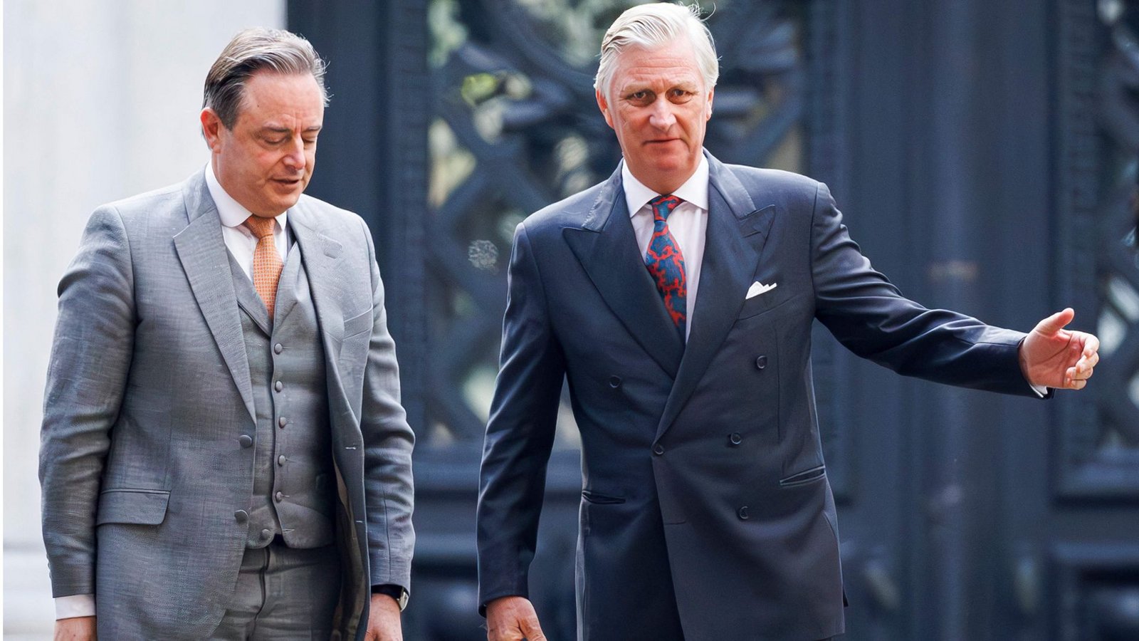 In Ratlosigkeit vereint. Der Konservative Bart de Wever (links) hat König Philippe bereits mehr als ein Dutzend Mal die Nachricht überbringen müssen, dass es ihm nicht geglückt ist, eine Regierungskoalition für Belgien zu schmieden.Foto: AFP/BENOIT DOPPAGNE In Ratlosigkeit vereint. Der Konservative Bart de Wever (links) hat König Philippe bereits mehr als ein Dutzend Mal die Nachricht überbringen müssen, dass es ihm nicht geglückt ist, eine Regierungskoalition für Belgien zu schmieden.Foto: AFP/BENOIT DOPPAGNE