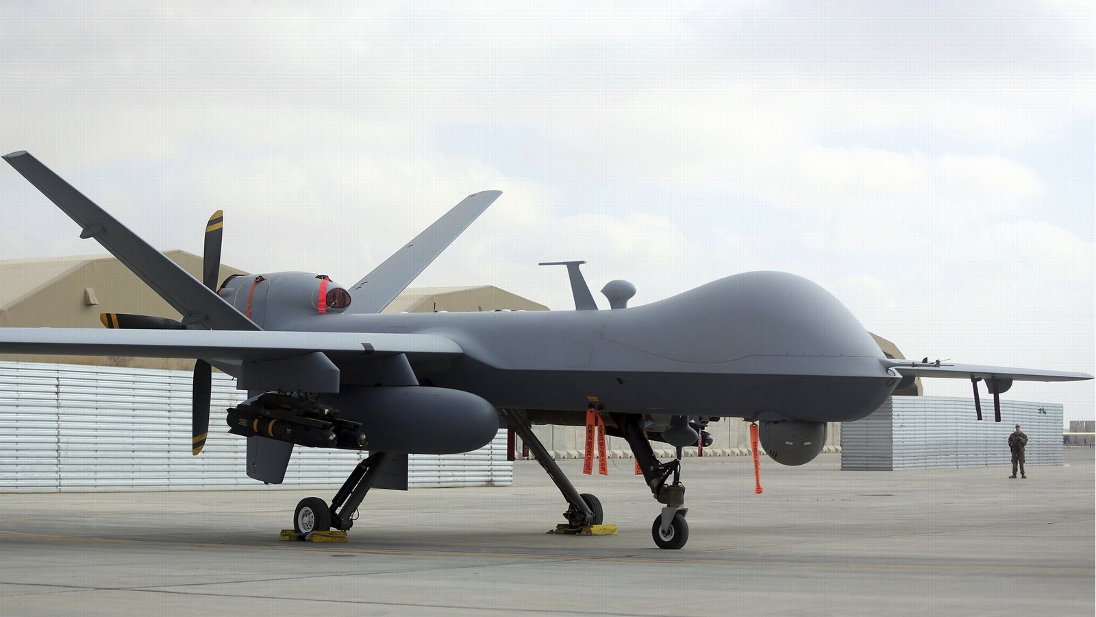 Kampfdrohnen wie das US-amerikanische Gerät vom Typ MQ-9 entscheiden inzwischen Kriege. Die Entwicklung in Europa hängt auch in diesem Bereich hinterher.Foto: dpa