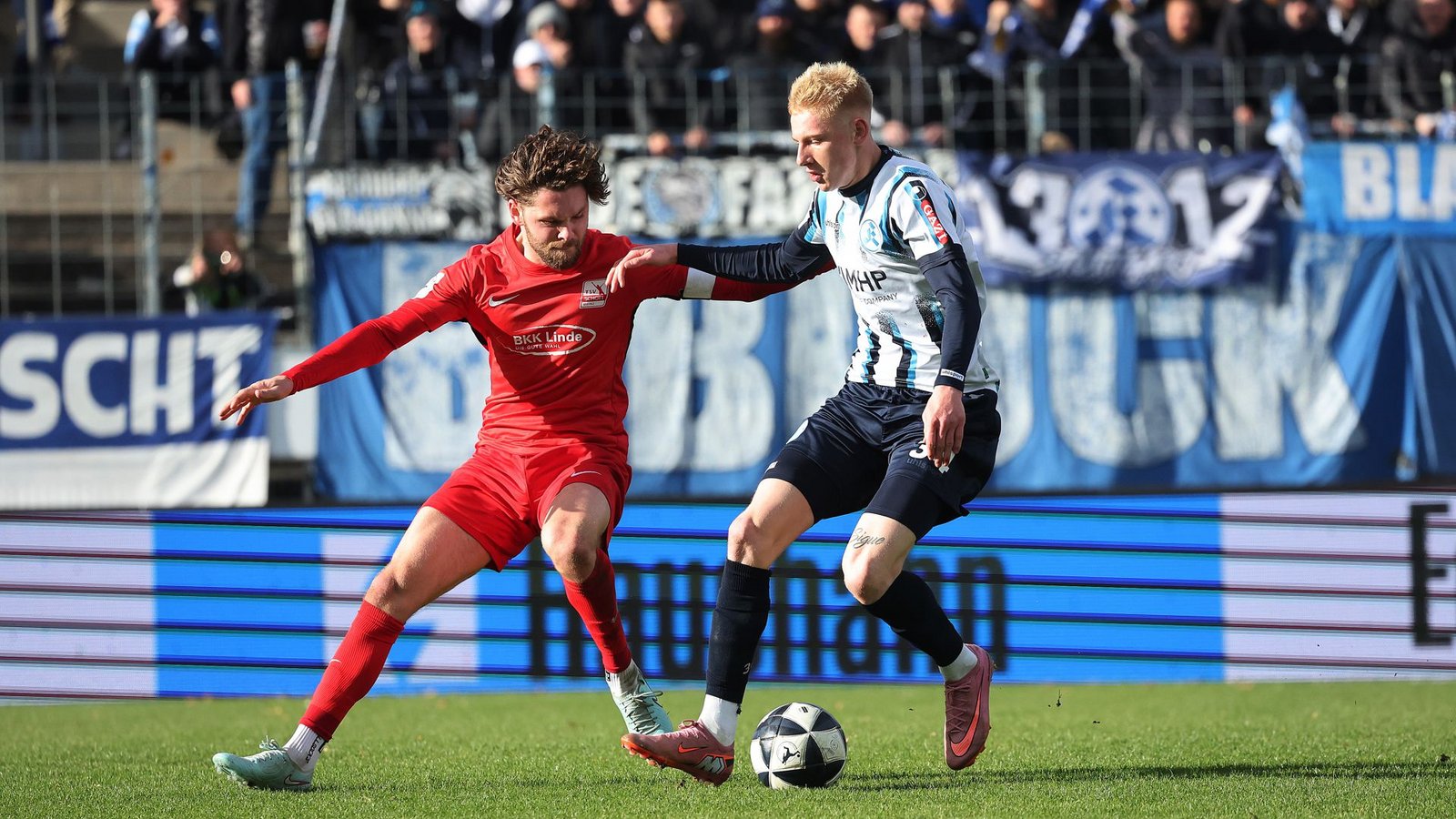 Oskar Hencke (rechts) von den Kickers zieht es zur TSG Hoffenheim.Foto: Baumann/Hansjürgen Britsch Oskar Hencke (rechts) von den Kickers zieht es zur TSG Hoffenheim.Foto: Baumann/Hansjürgen Britsch