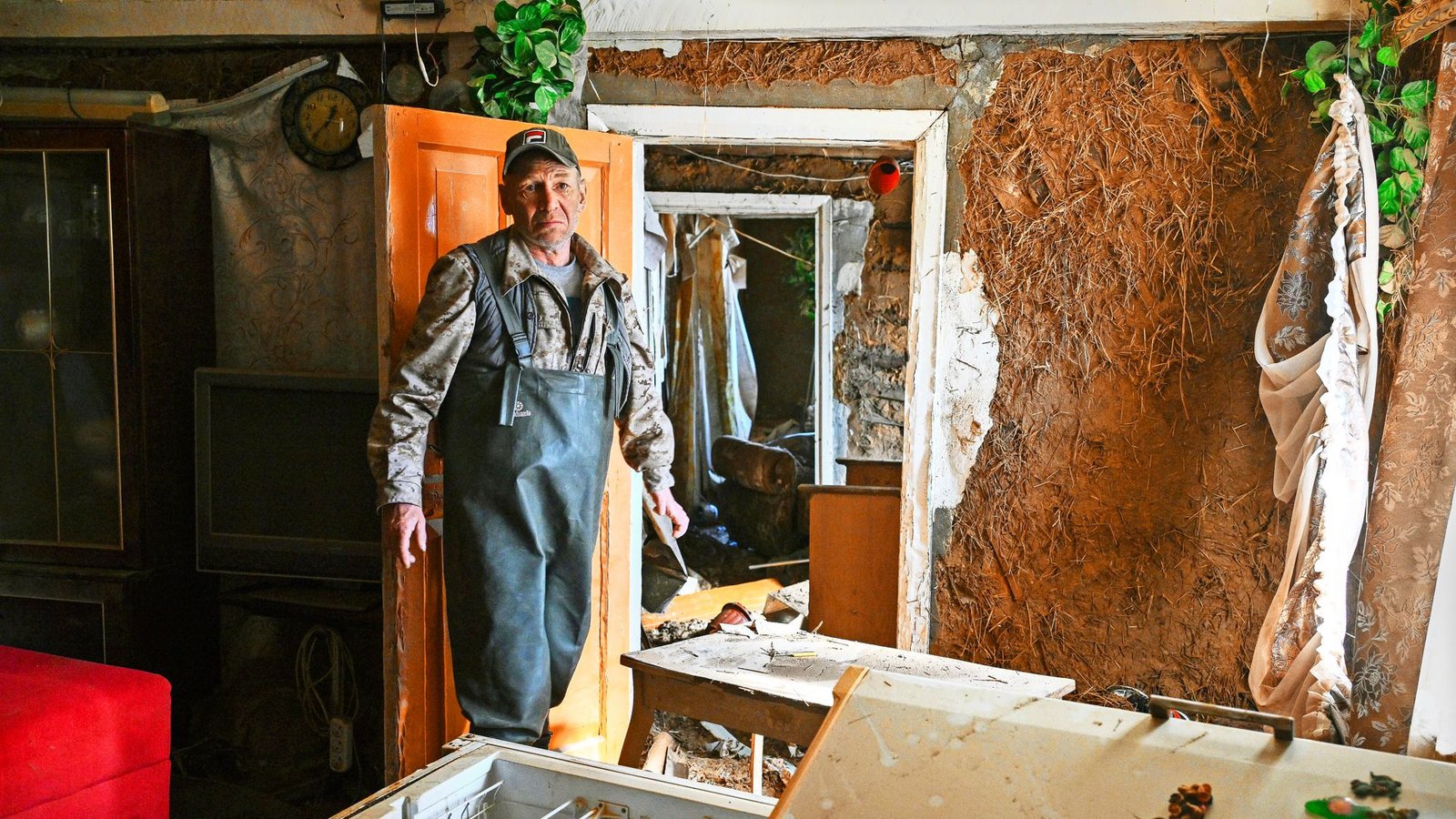 Viele Menschen in den überschwemmten Gebieten stehen vor dem Ruin.Foto: /imago/Vladimir Astapkovich Viele Menschen in den überschwemmten Gebieten stehen vor dem Ruin.Foto: /imago/Vladimir Astapkovich