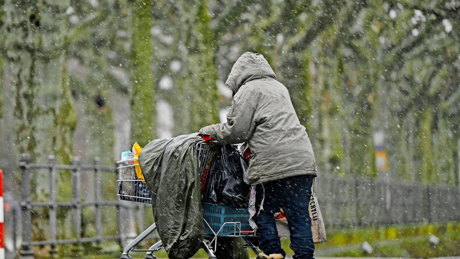 Die Zahl obdachloser und wohnungsloser Menschen ist in Baden-Württemberg auf einem Höchststand (Symbolbild).Foto: Arne Dedert/dpa Die Zahl obdachloser und wohnungsloser Menschen ist in Baden-Württemberg auf einem Höchststand (Symbolbild).Foto: Arne Dedert/dpa