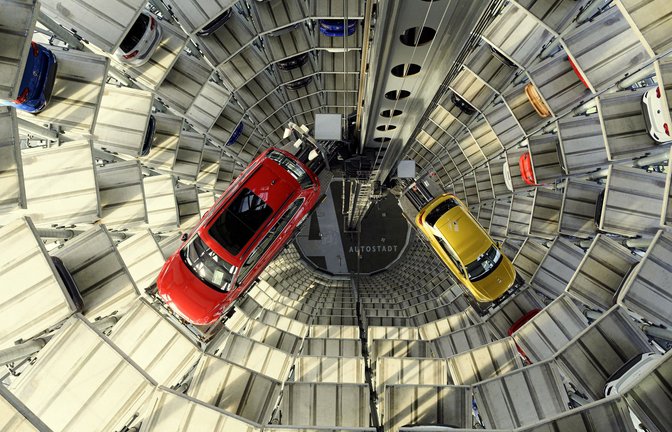 Wer  Auto fahren will, muss sich nicht unbedingt eines kaufen. Unser Bild zeigt Neuwagen von VW  in der Autostadt bei Wolfsburg.<span class='image-autor'>Foto: imago images/Sven Simon/Anke Waelischmiller/SVEN SIMON via www.imago-images.de</span>