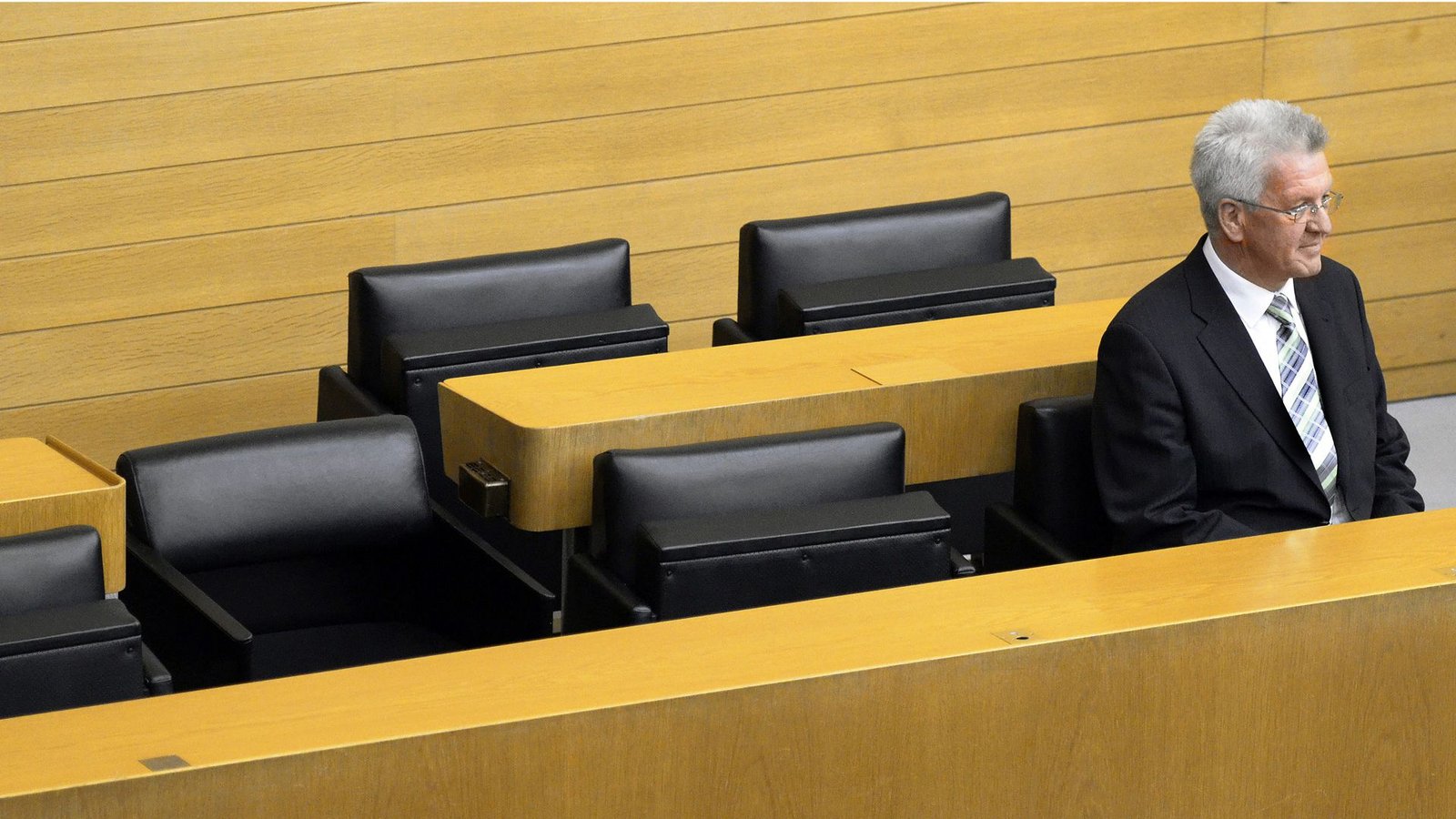 Sein neuer Platz im Plenarsaal: Winfried Kretschmann am 12. Mai 2011 auf der RegierungsbankFoto: AFP