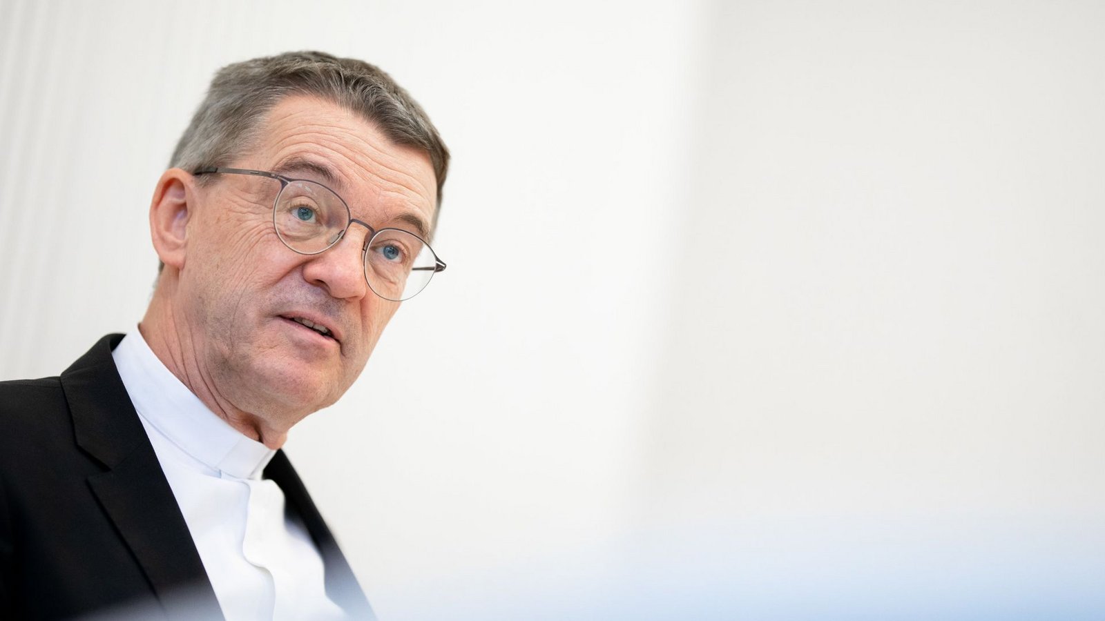 „Abwarten, wie sich die Situation in Syrien entwickelt“: Bischof Klaus Krämer.Foto: dpa/Christoph Schmidt „Abwarten, wie sich die Situation in Syrien entwickelt“: Bischof Klaus Krämer.Foto: dpa/Christoph Schmidt