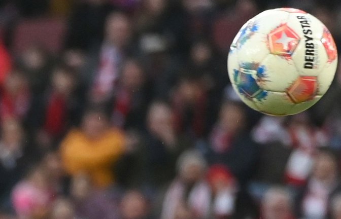 Beim Bundesligaspiel zwischen Köln und Hoffenheim war ein Fan gestürzt. In einem Krankenhaus erlag er seinen Verletzungen.<span class='image-autor'>Foto: SVEN SIMON/Malte Ossowski/Sven Simon</span>