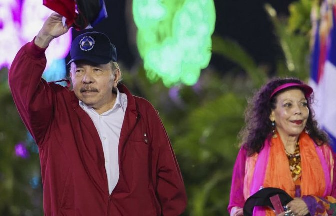 Daniel Ortega mit seiner Frau, der Vizepräsidentin Rosario Murillo<span class='image-autor'>CESAR PEREZ/afp</span>