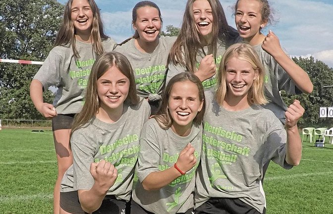 Die erfolgreiche U-14-Faustballmannschaft des TV Vaihingen bei der Feld-DM: (hinten von links) Lisa Knodel, Nina Irmer, Klara Kilpper und Leoni Modenese sowie (vorne von links) Ricarda Stübbe, Eva Winkler und Finnja Röhm. Foto: privat