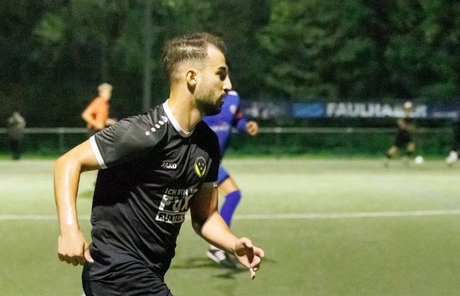 Archivfoto: Ömer Bozkurt und die SpVgg Aidlingen holen bei der SGM Gäufelden einen 0:4-Rückstand auf.<span class='image-autor'>Stefanie Schlecht/sts</span>