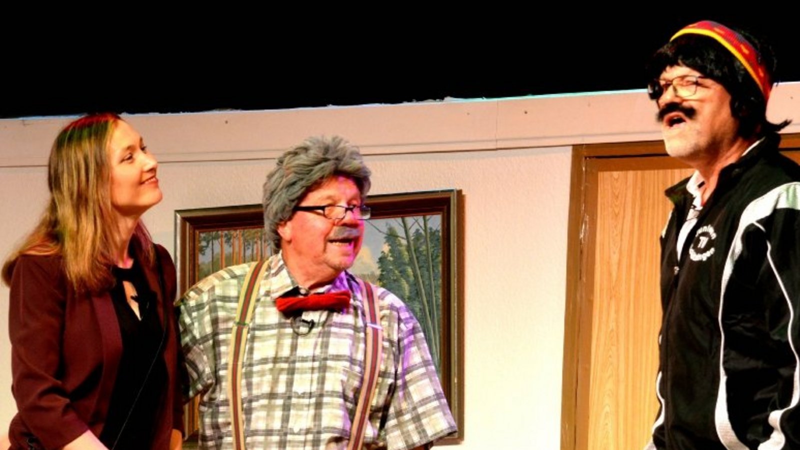 „Je oller, je doller“: Silke Walz, Walter Oehrle und Wolfgang Currle beweisen beim Theaterspiel schauspielerisches Talent. Fotos: Stahlfeld