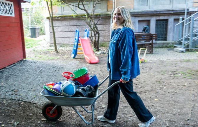 Haus der Familie in Göppingen: Nina Tom bereitet im Garten der Villa Butz den freien Familientreff vor.<span class='image-autor'>Giacinto Carlucci</span>
