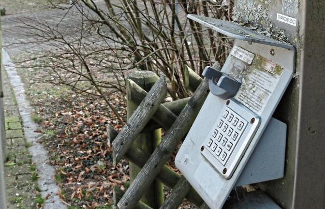 Gewiss keine Verbindung – gesehen in Ochsenbach. Foto: Bögel